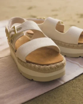Sandalia de plataforma plana Giana para mujer