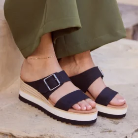 Sandalias de cuña con hebilla Diana para mujer