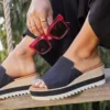 Sandalias de cuña tipo mules Diana para mujer