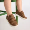 Zapatilla Cruz de doble correa para niños pequeños Zapatilla Cruz de doble correa para niños pequeños