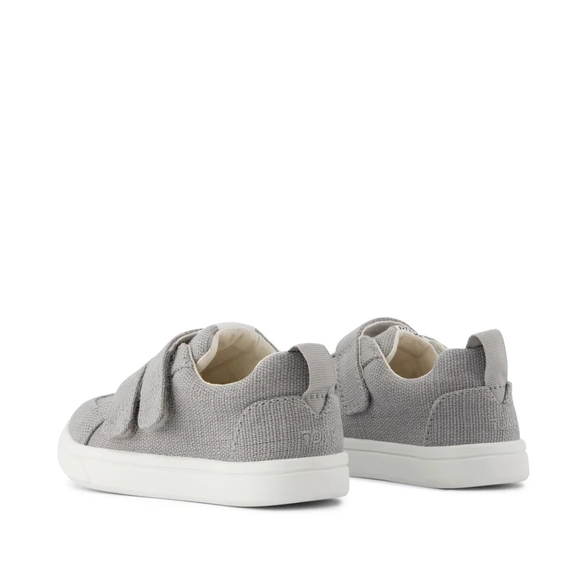 Zapatilla Cruz de doble correa para niños pequeños Zapatilla Cruz de doble correa para niños pequeños