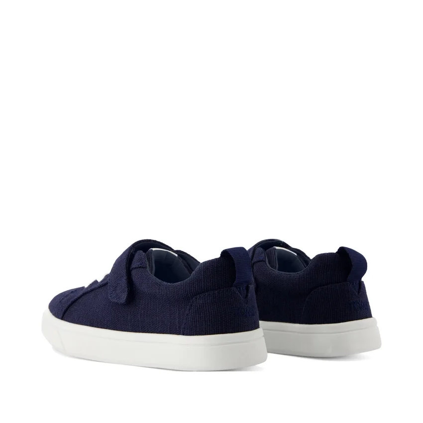 Zapatilla infantil Cruz con cordones Zapatilla infantil Cruz con cordones