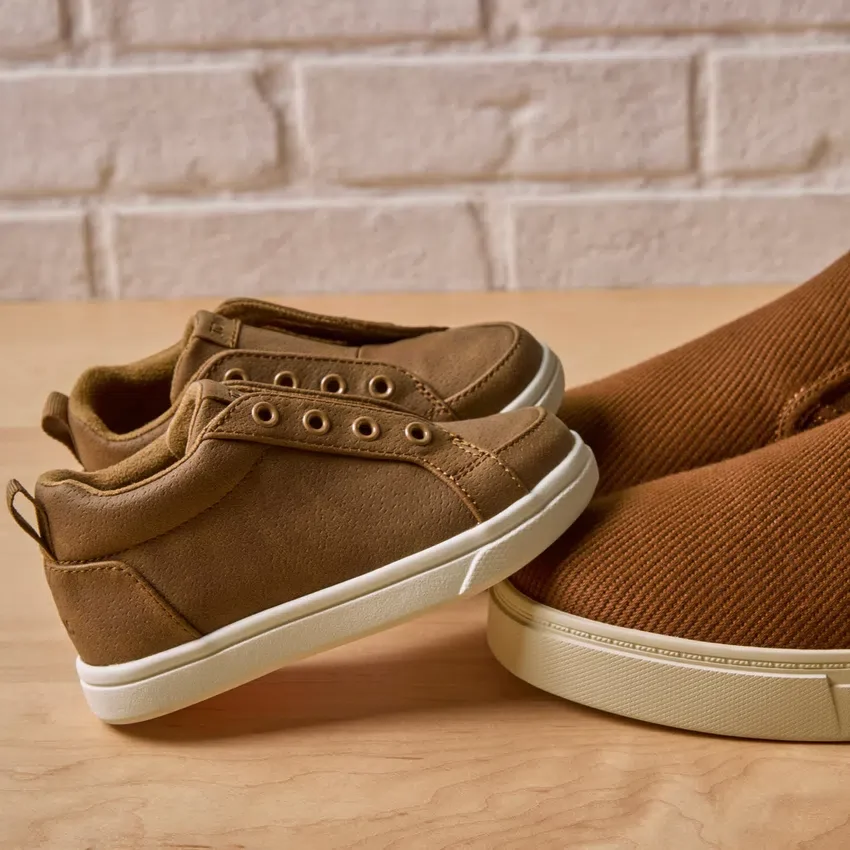 Zapatilla sin cordones Cruz Mid para niños pequeños Zapatilla sin cordones Cruz Mid para niños pequeños